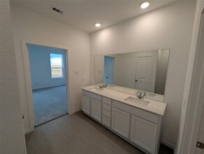 Building Photo - 26506 Coast Redwood Dr Building Photo - 26506 Coast Redwood Dr