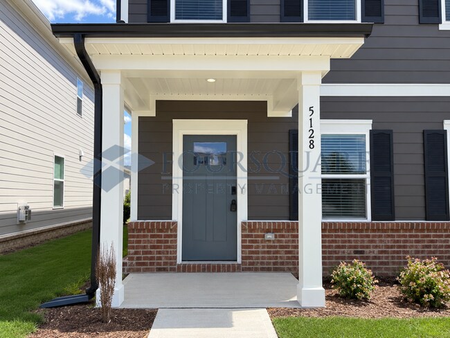Foto del edificio - Beautiful New Construction Home Surrounded by Nature: 4 Beds , 2-Car Garage ,Washer & Dryer Included