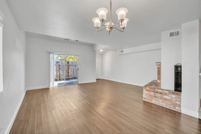 Building Photo - 4255 Taylor St