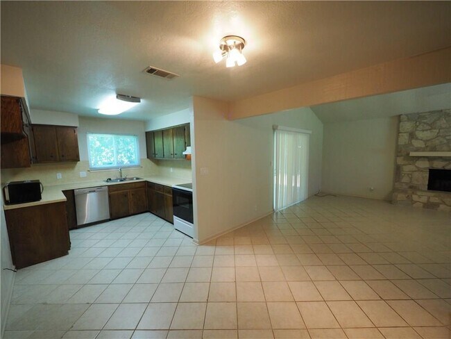 Building Photo - 6605 Danwood Dr