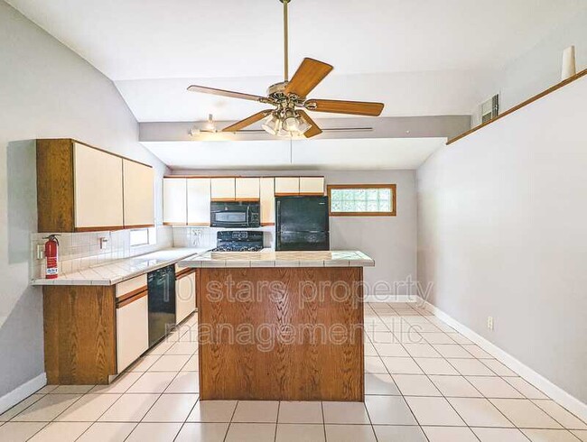 Building Photo - 714 Patterson St