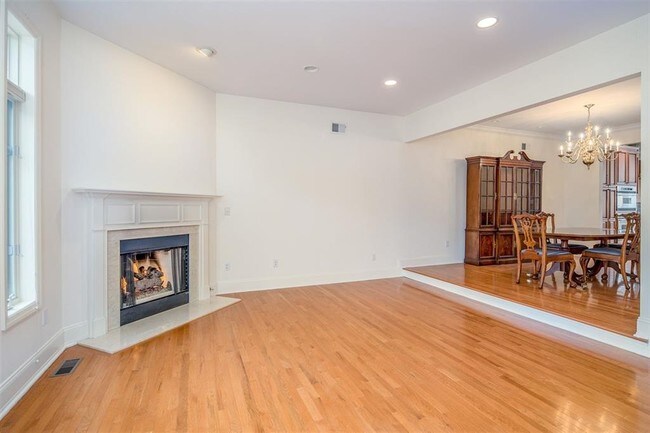 Building Photo - 138 Hudson Cove