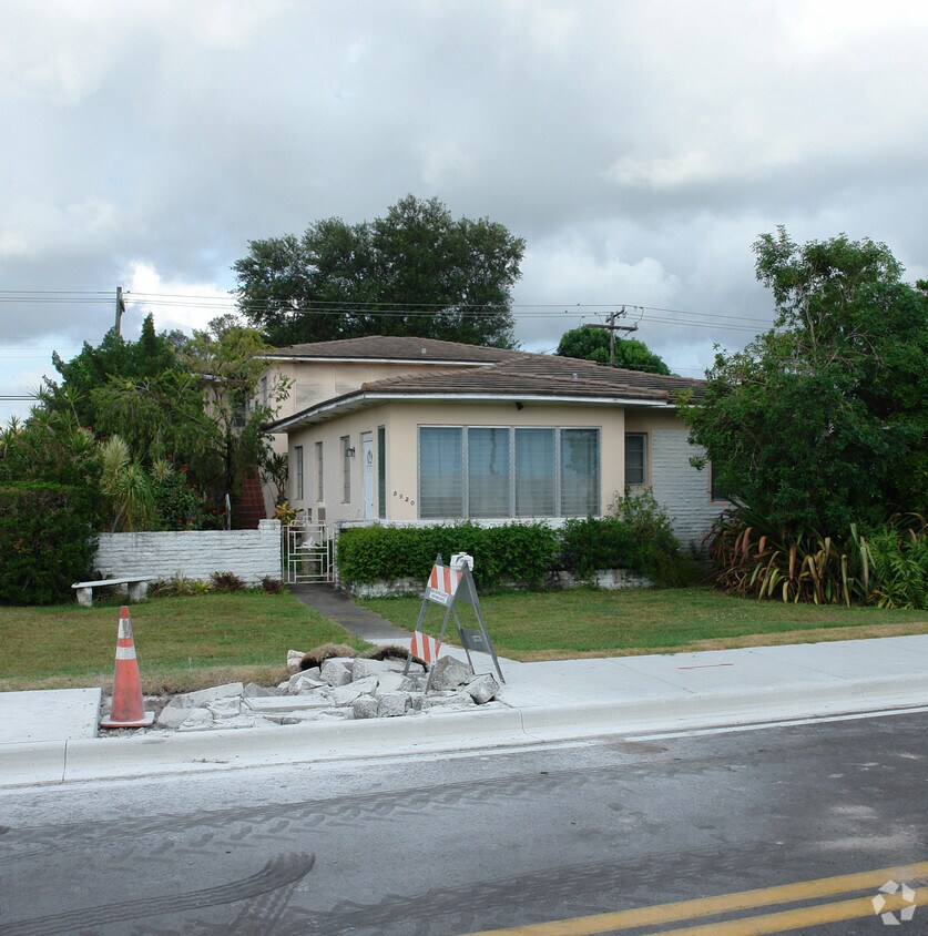 Foto principal - 8920 NE 2nd Ave