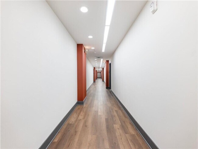 Foto del edificio - 112 Rogers St NE
