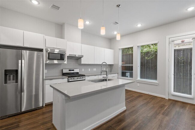 Foto del edificio - 602 Thornton Rd