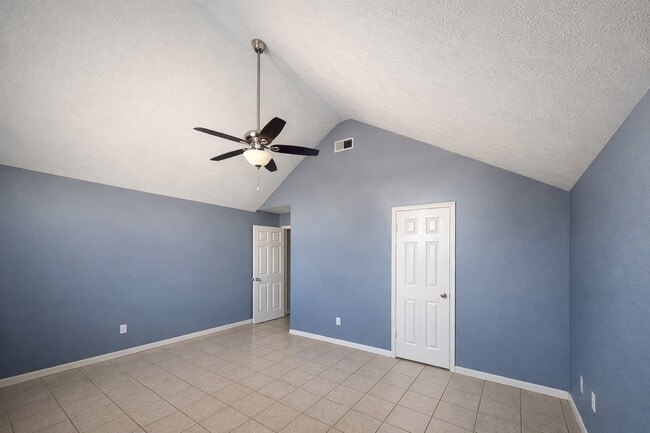 Building Photo - 6415 Autumn Thistle Dr