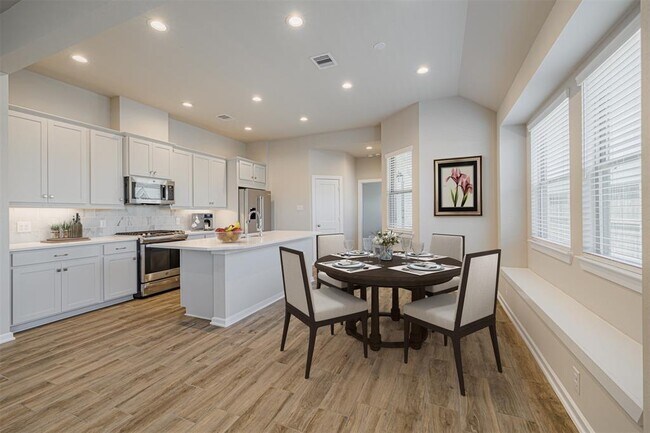 Building Photo - 7031 Winterberry Gln Ln