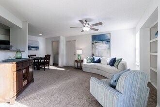 Building Photo - Skyler Ridge Apartments
