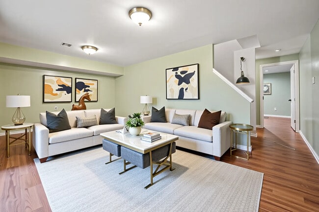 Foto del edificio - 8217 Township Dr