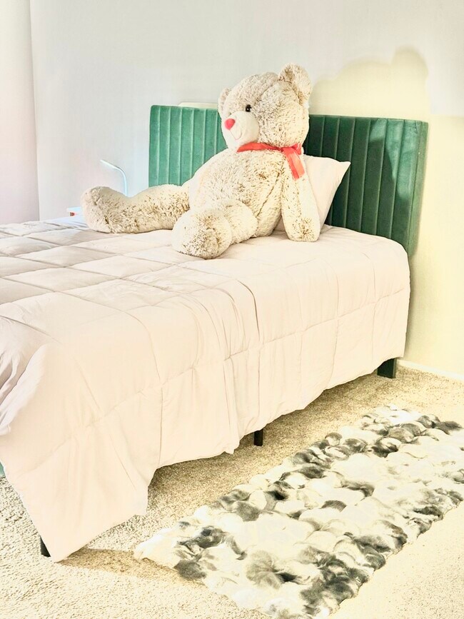 Dormitorio principal - 1072 Maywood Ln