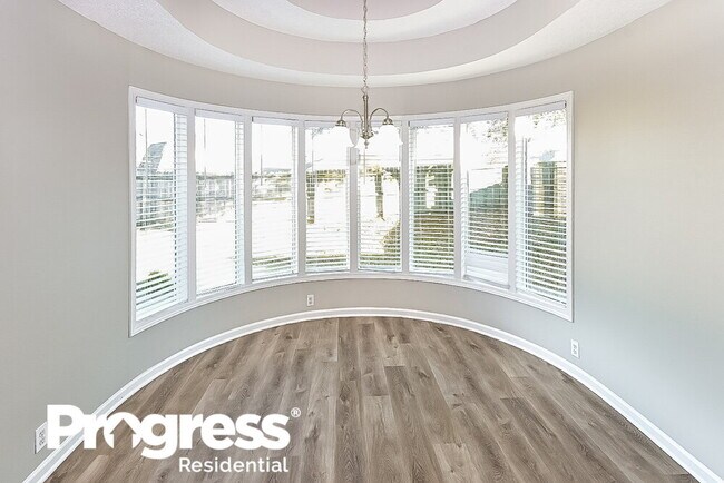 Foto del edificio - 1960 Chimneyrock Blvd E