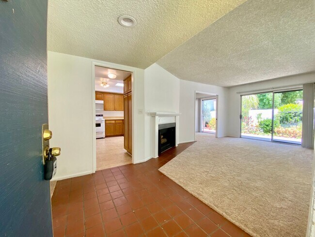 Foto del edificio - 3654 Summershore Ln