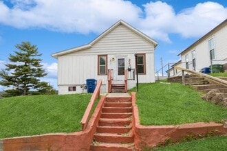 Building Photo - 223 16th Pl