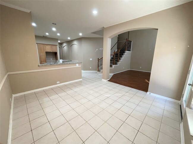 Building Photo - 3305 Knollcrest Ln