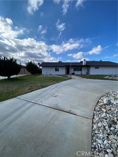 Foto del edificio - 7882 Lyons Ave