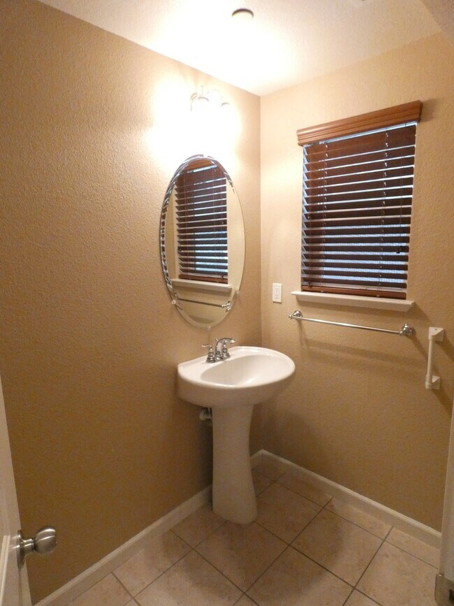 Foto del edificio - 4/2.5 N. Vacaville home with solar!