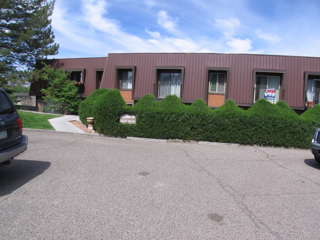 Primary Photo - 3231 Lakeside Dr