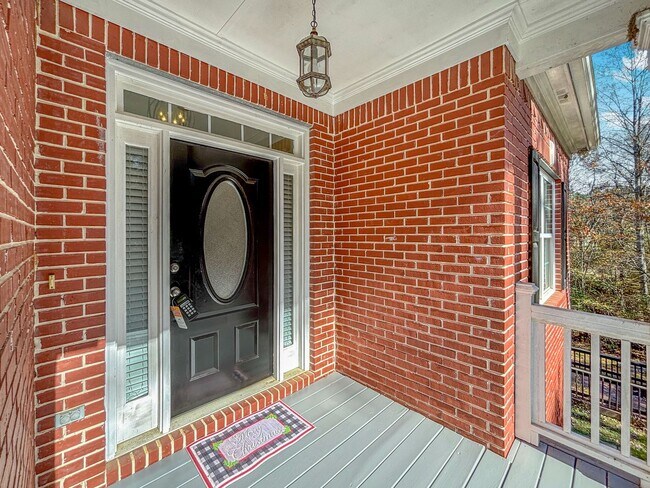 Building Photo - 4 BR 3 BA Gem in Arthur Hills!