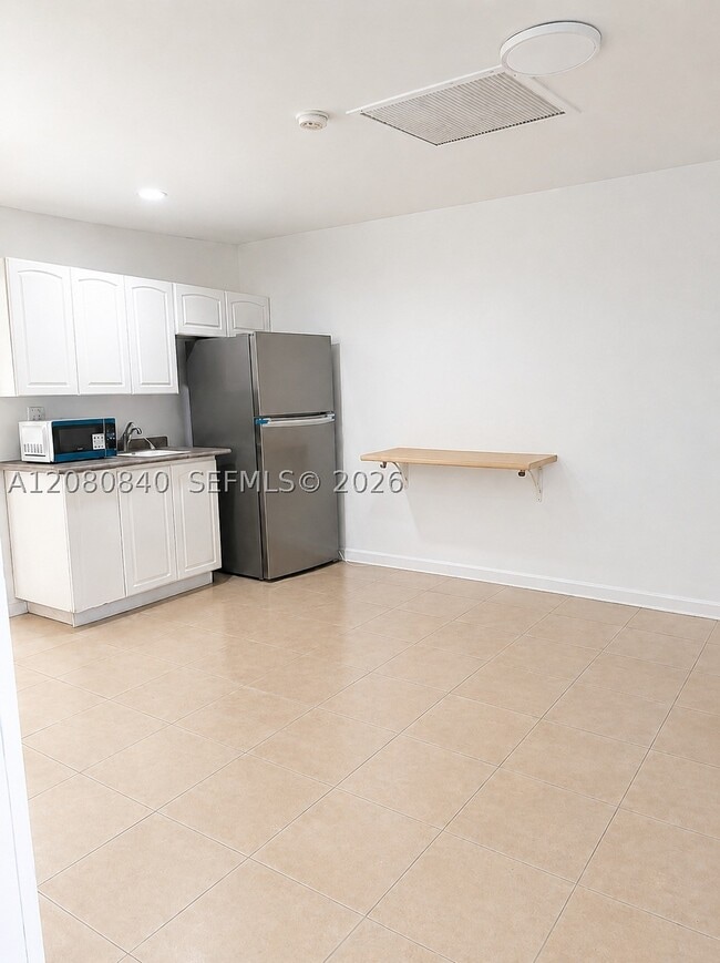 Building Photo - 4790 SW 65th Ave