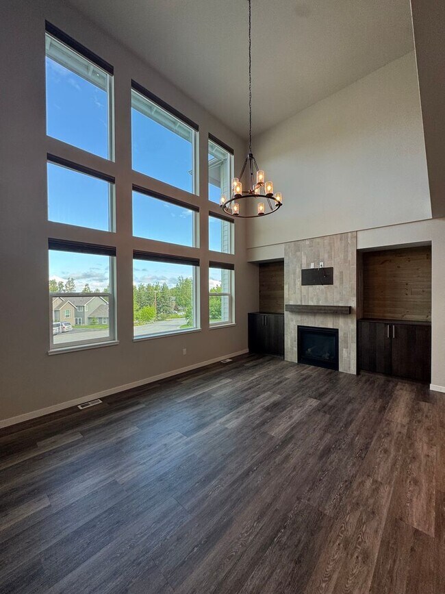 Foto del edificio - Stunning home in desirable Eagle River neighborhood