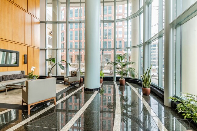 Foto del edificio - 345 N La Salle Dr