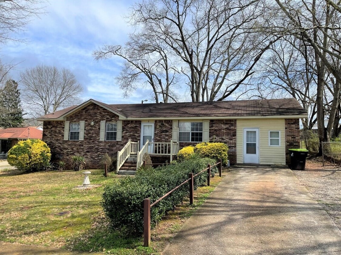 3 Center Ct, Newnan, GA 30263 House Rental in Newnan, GA