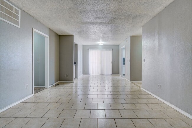 Foto del edificio - 3 bed 2 bath duplex in Midwest City