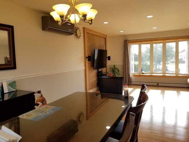 Foto del edificio - 5 Jeffrey Ct