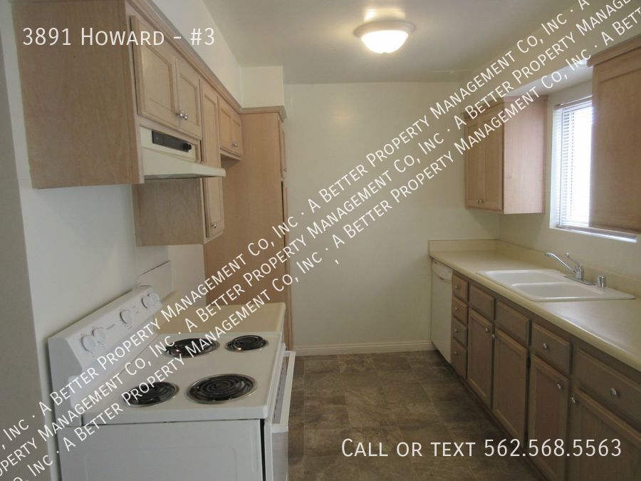 Foto principal - 2 Story Townhouse Style Unit w/Plank Floor...