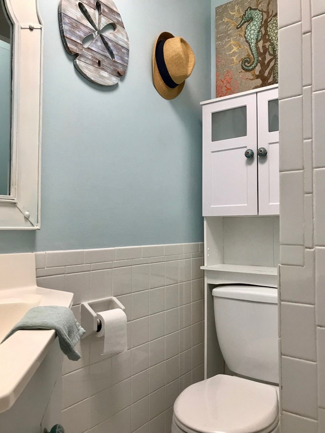 Building Photo - 1290 Highlands Dr