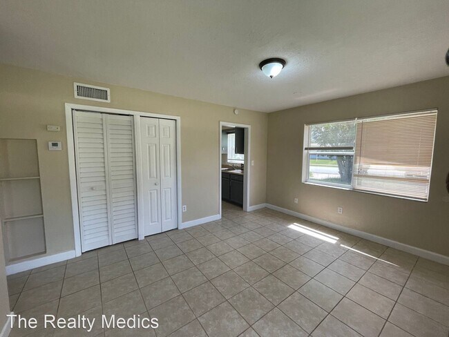 Building Photo - 3 br, 1 bath House - 832 Rockhill St