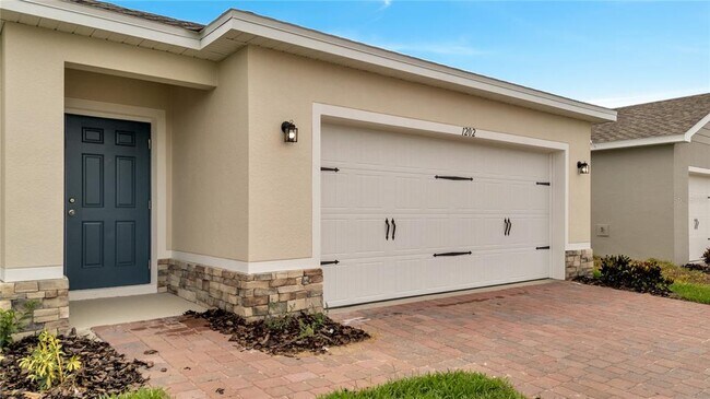 Building Photo - 1202 Lexington Ln