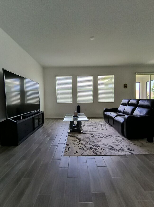 Building Photo - Gorgeous (1)-Year Old 4 Bedroom 2 Bath for...
