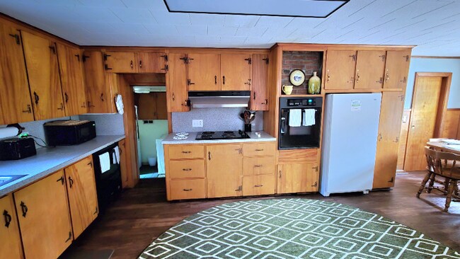 Building Photo - 303 Mccard Rd