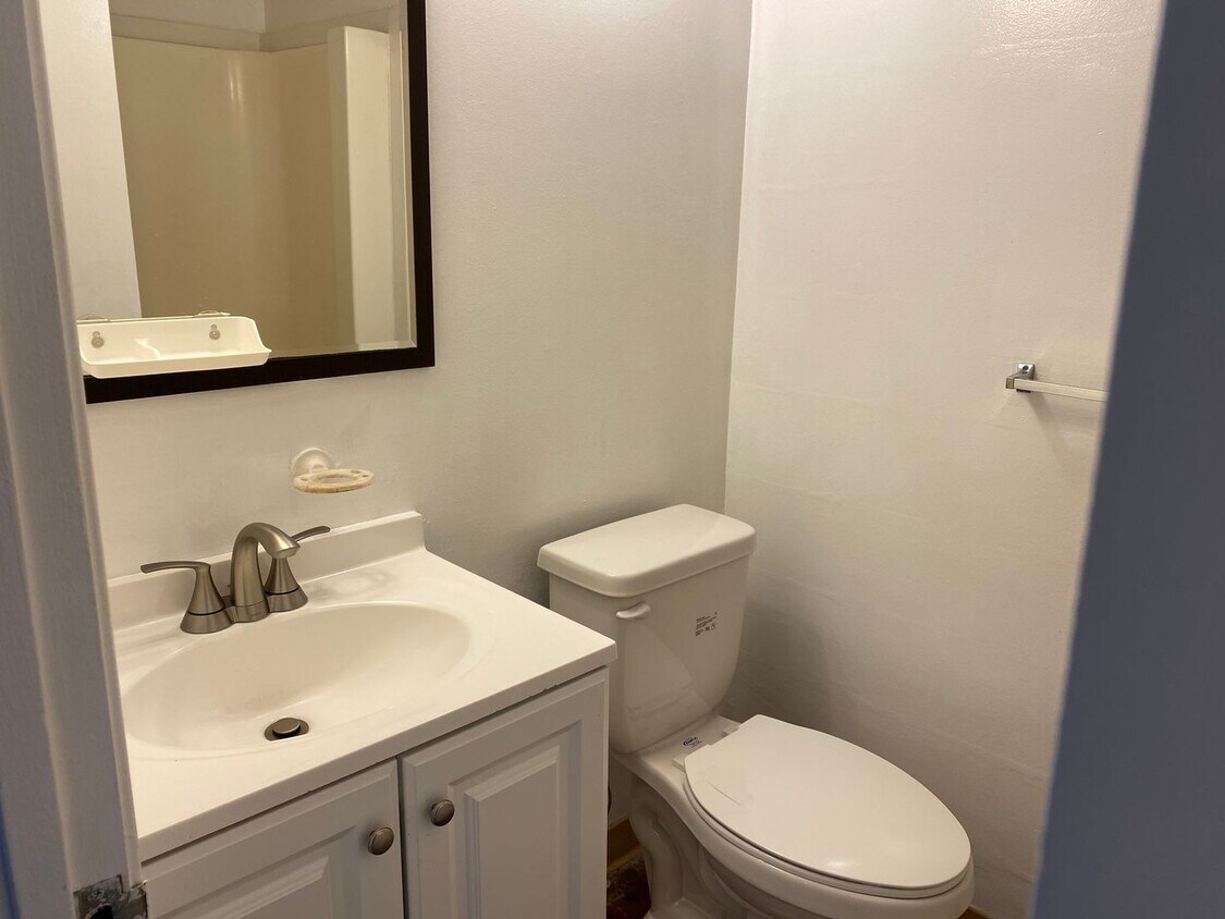 Foto del edificio - Studio in Waikiki, all utilities included. No parking.