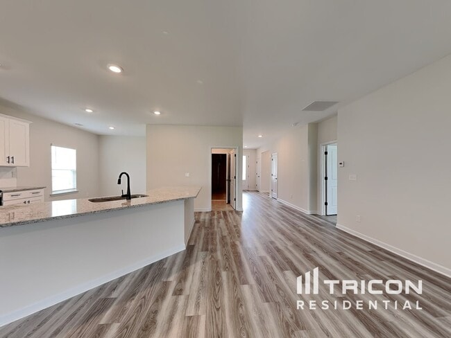 Building Photo - 3201 Azteca Wy