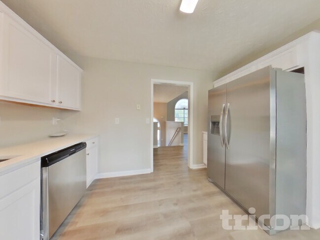 Building Photo - 660 Tipperary Rd