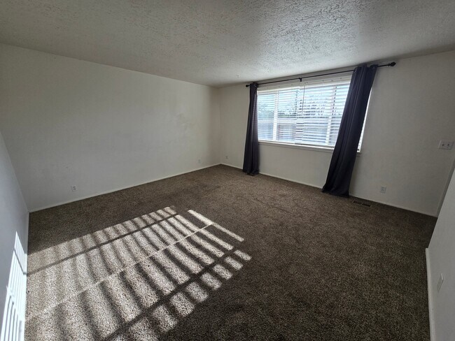 Foto del edificio - 2583 W 4800 S