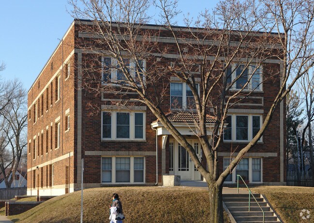 Foto del edificio - 1640 Randolph Ave
