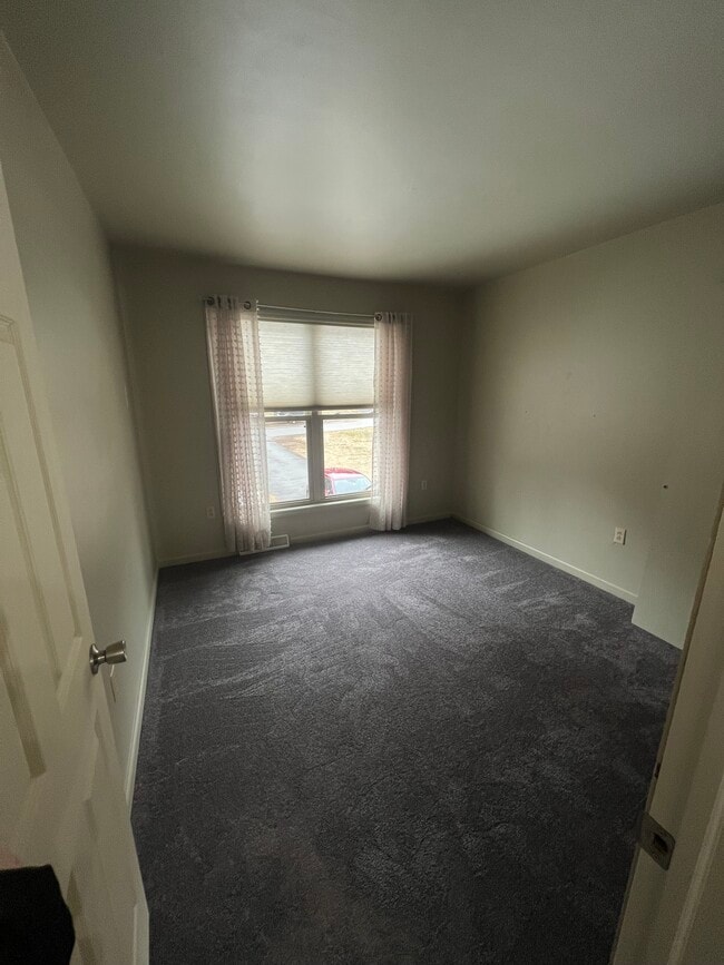 19 Whispering Pines Rd, Wilton, NY 12831 Townhome Rentals in Wilton