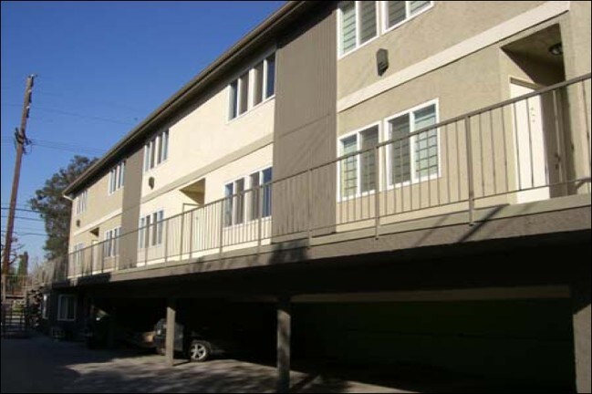 Building Photo - 11218 Oxnard St