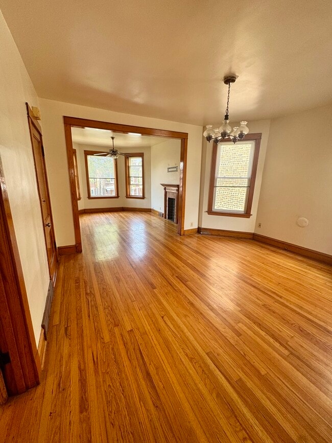 Foto del edificio - 4249 W Potomac Ave