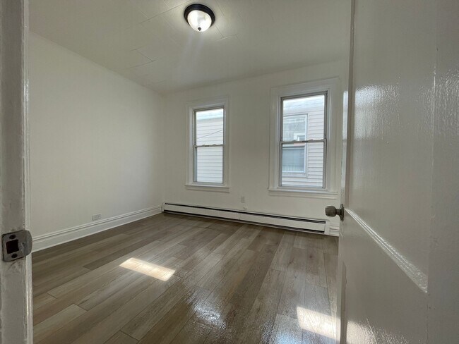 129 Van Nostrand Ave 2F - 125 Van Nostrand Ave