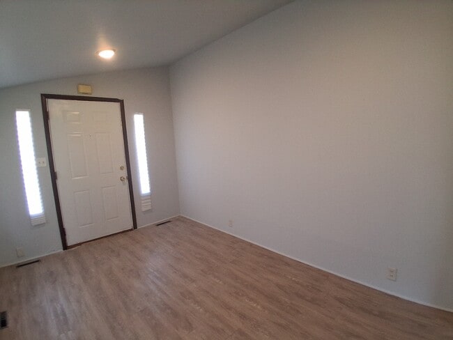 Building Photo - 54 Columbus St