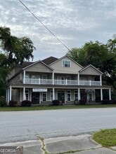 Building Photo - 708 Osborne St