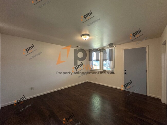 Building Photo - 4635 Towle Ave