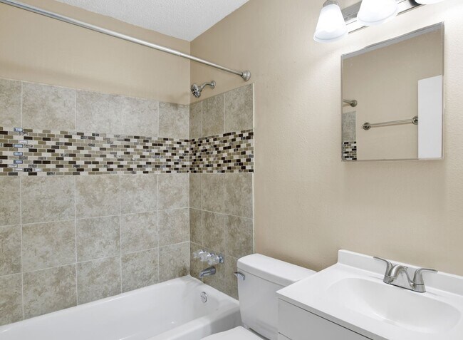 Foto del edificio - 4 Bed Home Close to NAS Pensacola