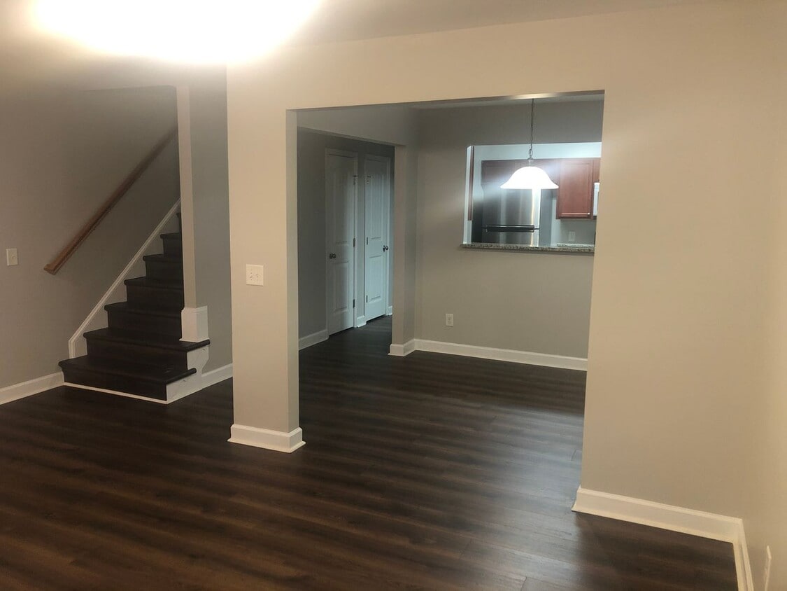 Building Photo - 3 Bedroom Near Downtown Wake Forest