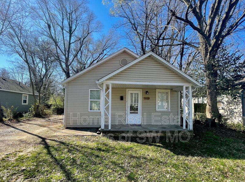 Primary Photo - 2632 W Monroe St
