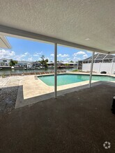 Building Photo - 3916 Doral Dr